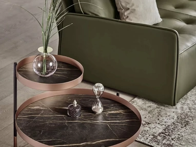 Tavolino Planet con piani in SuperMarmo e struttura in acciaio laccato di Bontempi