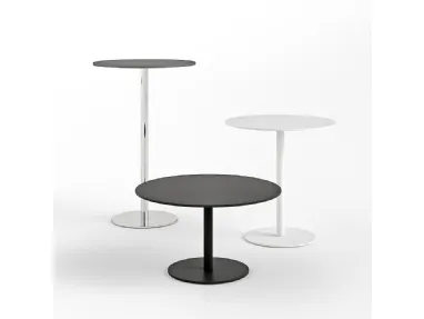 Tavolino Round con top in laminato e base in acciaio di Infiniti