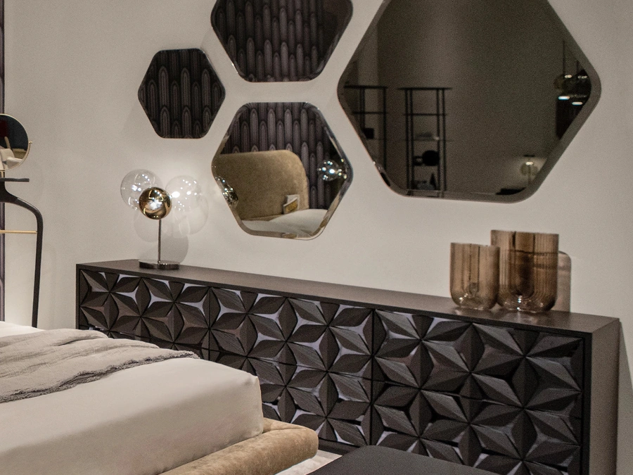 Specchio esagonale Kaleidos di Tonin Casa