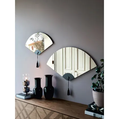 Specchio di design Winderly con particolare in legno di Tonin Casa