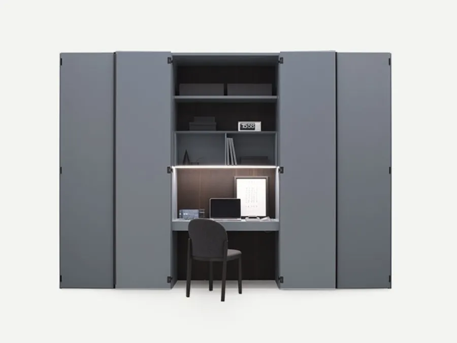 Armadio con ante battenti Amalfi di Pianca con vano home office interno