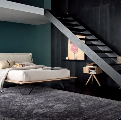 Letto con giroletto in legno e testiera in tessuto Diamante di Alta Corte