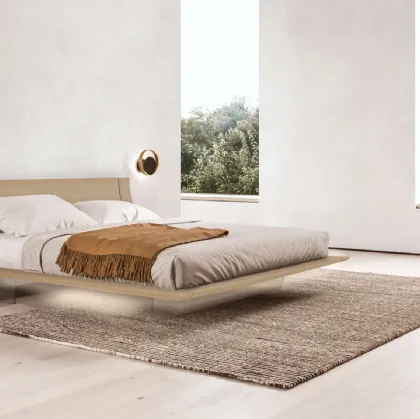 Letto di design Aqua in essenza rovere seppia con testiera di Presotto