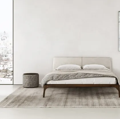 Letto in legno con testiera rivestita in ecopelle Relevè di Presotto