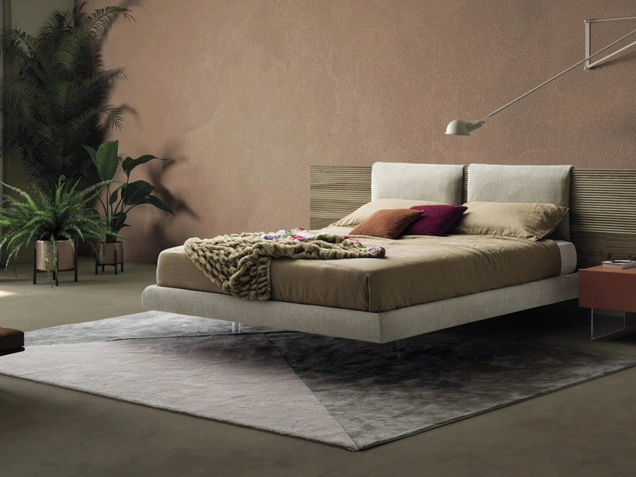 Letto Zen con testiera effetto sospesa di Devina Nais