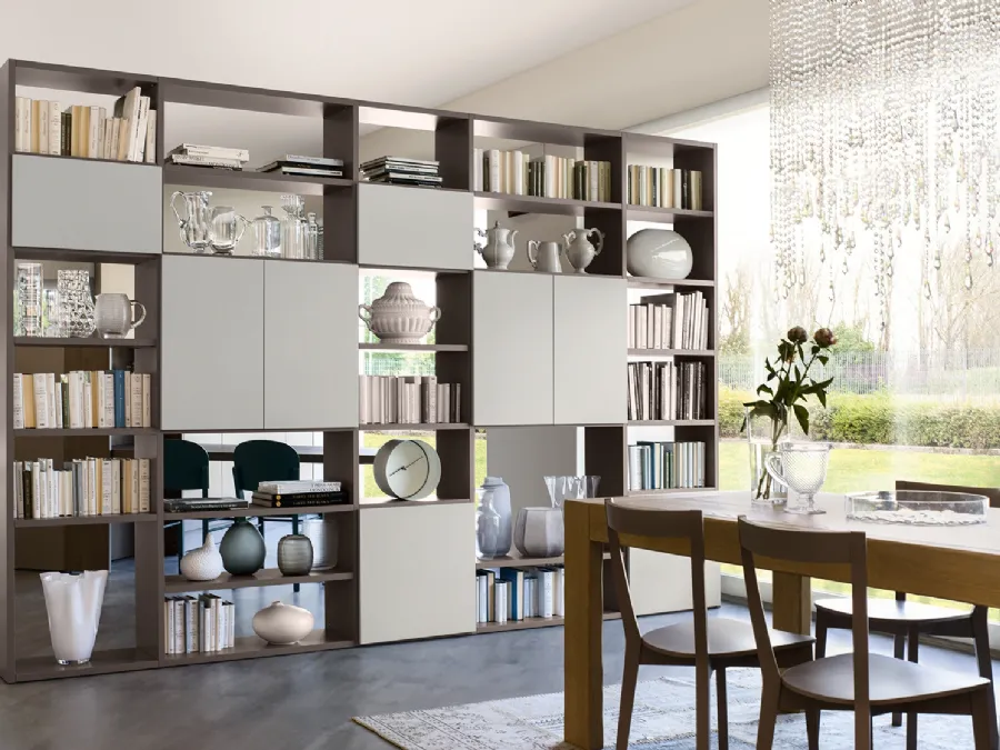 Libreria Living in laccato opaco finitura Grigio Corda e Marron Visone di Veneta Cucine