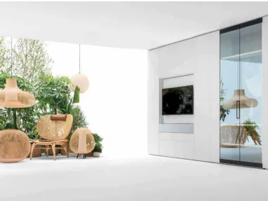 Mobile porta tv in laccato opaco con vetrina Roomy di Caccaro