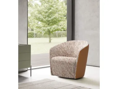 Poltroncina accogliente in tessuto Fuller con base girevole Presotto