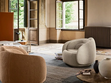 Poltroncina Peonia in tessuto imbottito di Pianca