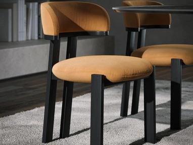 Sedia in tessuto e legno Camila di Tonin Casa