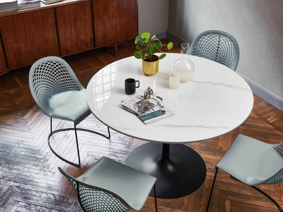 Sedia in cuoio Guapa di Midj