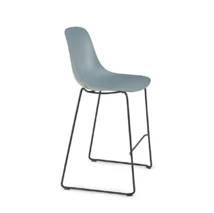 Sgabello Pure Loop Mono Kitchen Stool con scocca in polipropilene e telaio in tubolare di acciaio di Infiniti