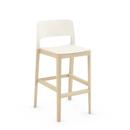 Sgabello Settesusette Kitchen Stool in polipropilene con base in Faggio massello di Infiniti