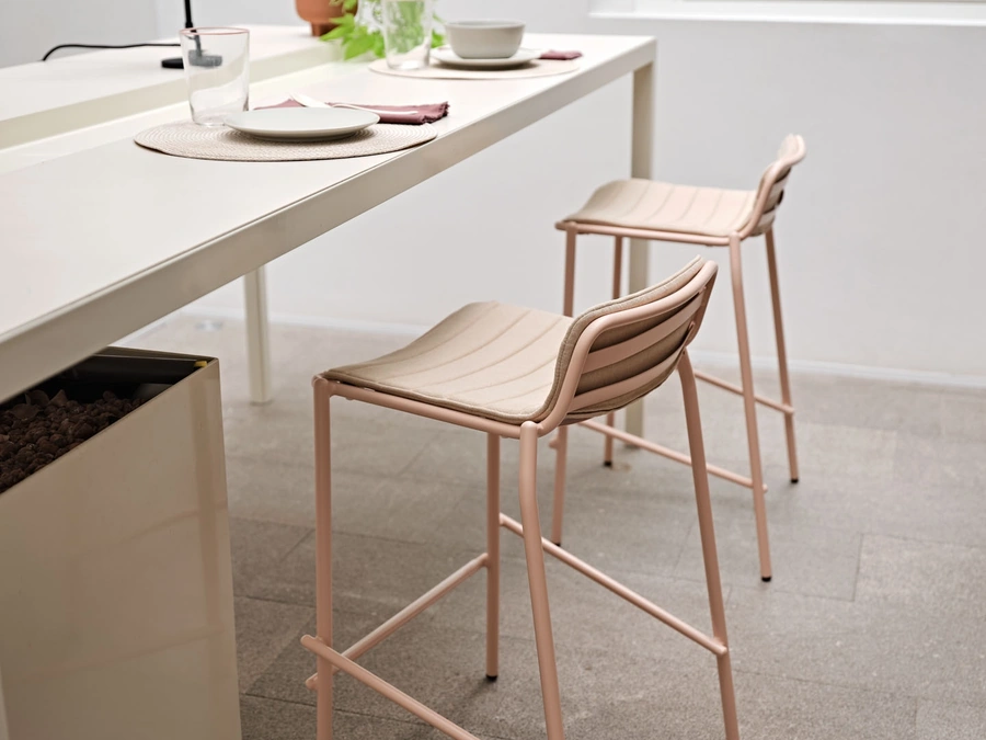 Sgabello in metallo Trampoliere di Midj