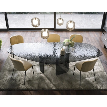 Tavolo in vetro curvato e martellato Ablos di Tonin Casa