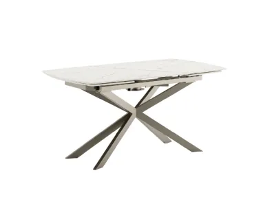 Tavolo allungabile Kanto Caranto con piano in ceramica e struttura in metallo di Veneta Cucine