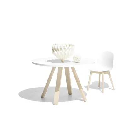 Tavolo rotondo in laminato bianco e base in legno di faggio sbiancato Stecco di Connubia