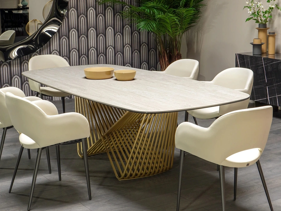 Tavolo Tenso con top in gres travertino di Tonin Casa