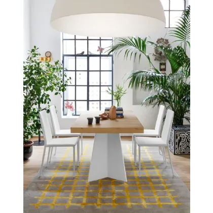 Tavolo allungabile in nobilitato rovere naturale con base in metallo bianco opaco Wings di Connubia