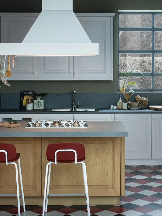 Cucina Classica con penisola Pavese 06 in Frassino laccato Bianco e Rovere naturale  di Veneta Cucine