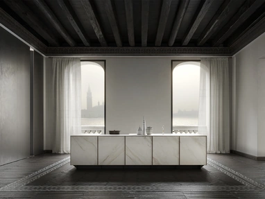 Cucina Design a isola in marmo con profili in noce Frame Lab di Modulnova