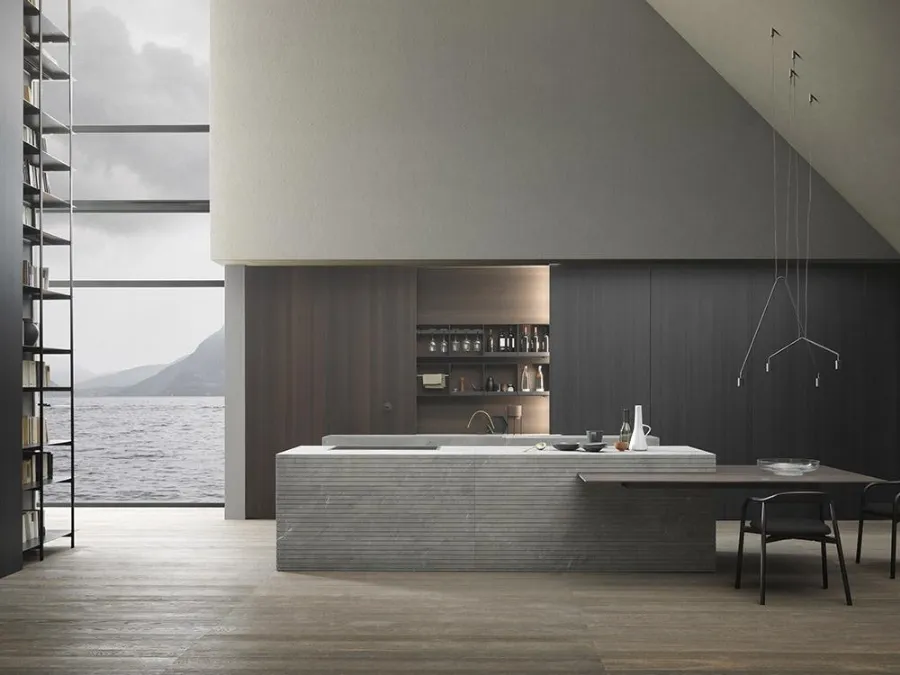 Cucina Design in Pietra Amarula Raw con isola Blade Lab di Modulnova