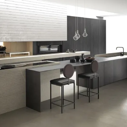 Cucina Design con isola Blade 03 in Gres Black Metal, Pietra Piasentina e Cedro Brown di Modulnova