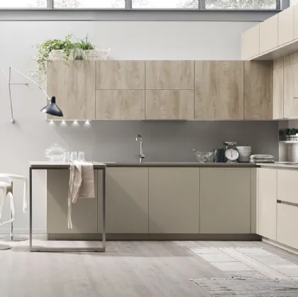 Cucina Moderna Lounge angolare con penisola in laccato Beige Ecru e Rovere Coloniale di Veneta Cucine