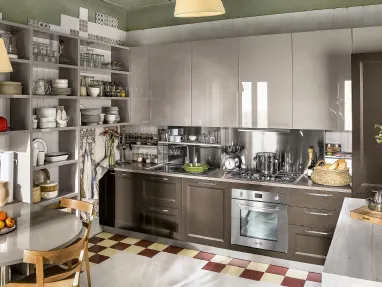 Cucina Moderna Tablet con penisola in finitura Link Rovere Marrone e laccato lucido Marron Mocaccino di Veneta Cucine